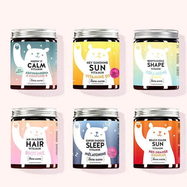 Bundle de 6 Allround Starter Kit de Bears with Benefits composé des vitamines Ah-Mazing Hair avec biotine, des vitamines Beach Guard Sun avec Red Orange Complex, des vitamines Bootylicious Shape avec collagène, des vitamines Keepin`It Calm avec Ashwaganda, des vitamines Super Snooze Sleep avec mélatonine et des vitamines Hey Sunshine Sun avec vitamine D.